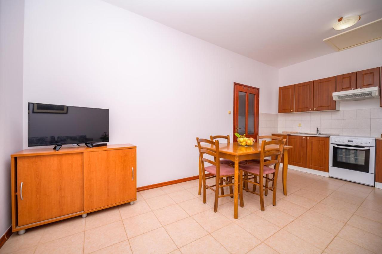 Apartments Marina Veskovic Nerezine Exterior photo