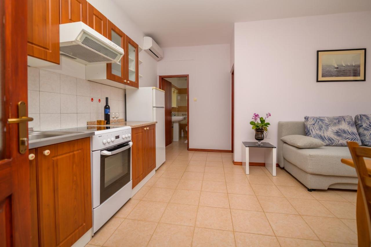 Apartments Marina Veskovic Nerezine Exterior photo
